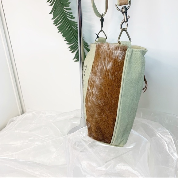 Myra Paris Crossbody Bag! - Picture 4 of 8